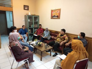 Wakil Dekan III FIK, Dr. Nurul Ihsan, M.Pd Pimpin  Rapat Persiapan 