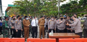 wakapolri di dampingi Wagub Sumbar, Rektor UNP dan Walikota Padang Saat Kunjungan Ke rumah Sehat Covid Kampus II FIK-UNP