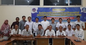 Foto Bersama Pimpinan Fakultas, Nara Sumber dan TIM penyusun Borang Akreditasi International